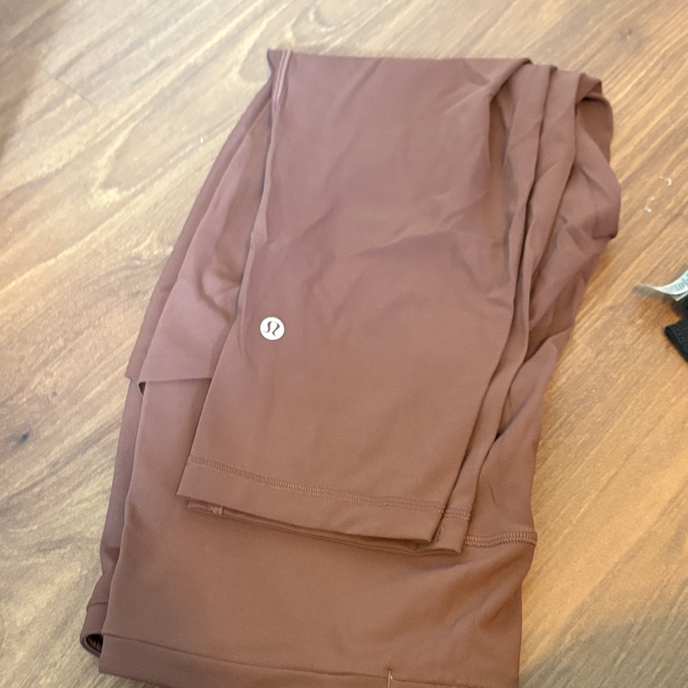 lululemon athletica leggings. This pair is designed for running and has pockets.